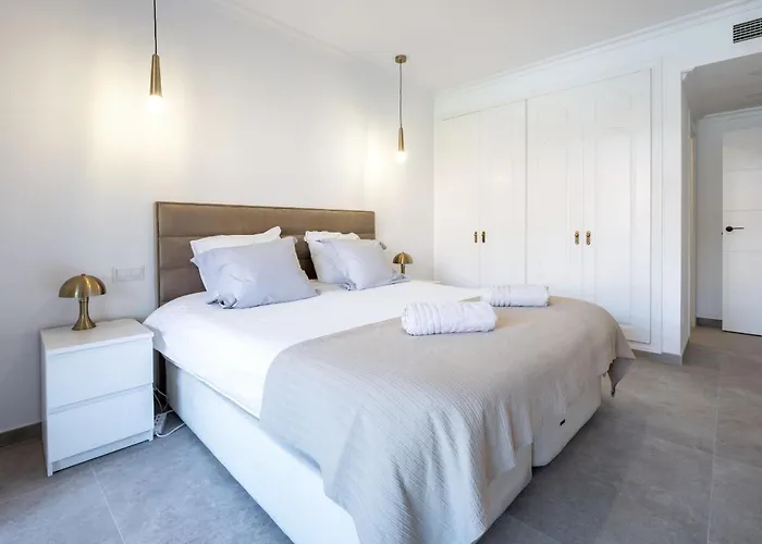 Lado Playa Apartment *