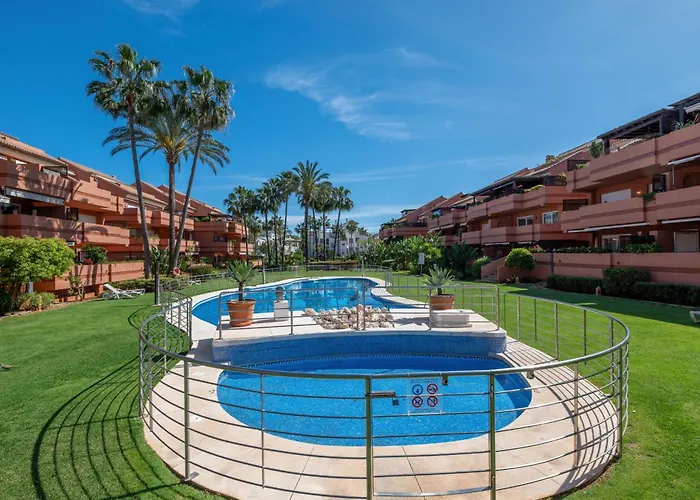 Lado Playa Apartment *